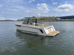 X-Yachts X-Power 33C Yacht a motore