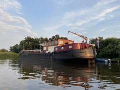 Spits, Woonschip 30 M