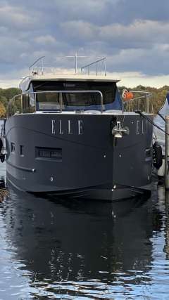Cobra Futura 36