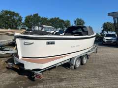 Maxima 650 Flying Lounge met boegschroef Konsolenboot