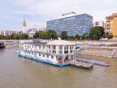 Hausboot 2 Apartments + 8 Büro-Räume