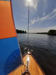 16er Mahagoni-Jollenkreuzer