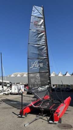 iFly 15 Foiling-Catamaran