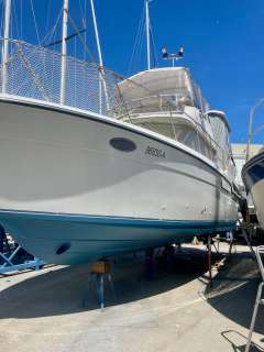 Carver 3307 After Cabin
