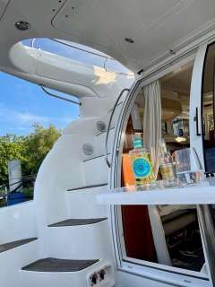 Sealine F33