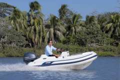 AB Inflatables Nautilus 11 DLX Semi-rígido