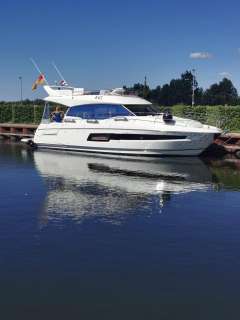 Prestige 460 Flybridge
