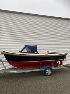 Oud Huijzer 600 Tuckerboot