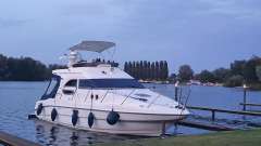 Sealine F330/F33
