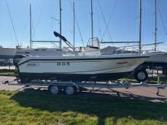 Boston Whaler Outrage 23