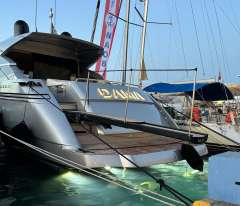 Pershing 64