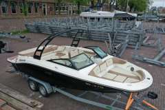 Sea Ray 210SPX Sportboot