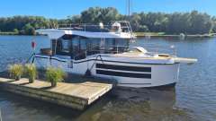 Northman 1050 Trawler | Flybridge option