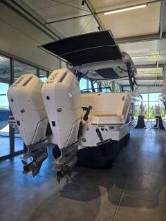 Boston Whaler 330 Vantage