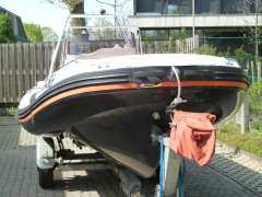 ZAR Formenti Zar 53 met Evinrude E-TEC 115