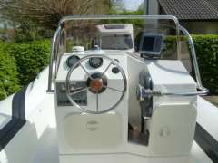 ZAR Formenti Zar 53 met Evinrude E-TEC 115
