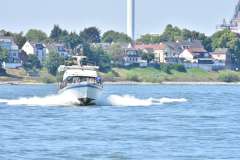 Motoryacht mit Flybridge