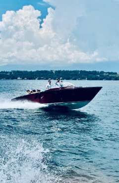 Boesch 850 Runabout