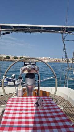 Beneteau Oceanis 390