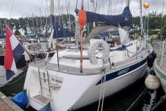 Hallberg-Rassy 37