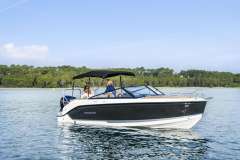 Quicksilver Activ 605 Cruiser  und Trailer Kajütboot