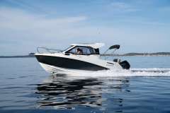 Quicksilver Activ 705 Weekend Cabincruiser