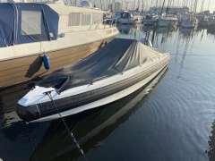 IRON 767 mit 250PS und Trailer Sportboot