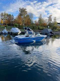 MasterCraft X10 Wakeboard/Wakesurf