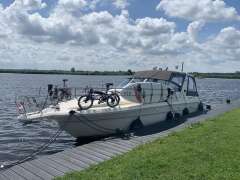 Sea Ray 310 Express Cruiser