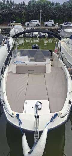 Quicksilver 675 ACTIV SUNDECK