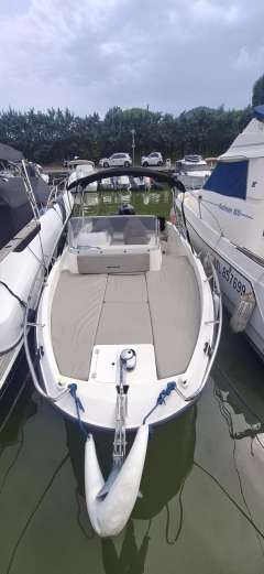 Quicksilver 675 ACTIV SUNDECK
