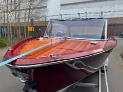Boesch 580 Lancha clássica