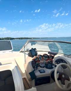 Rinker 232 CC Captiva