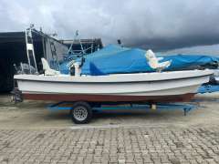 J 585 Open Bateau de pêche