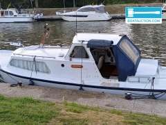 Crown Cruiser 920