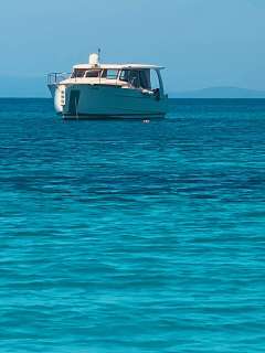 Greenline 33 Hybrid ready