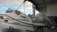 Quicksilver Activ 875 Sundeck