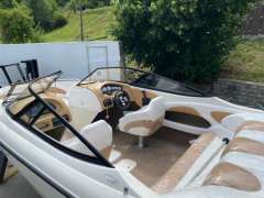 Stingray 220 LX Deckboot