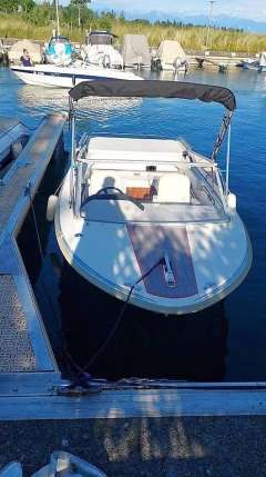 Draco 1900 ST Deck Boat