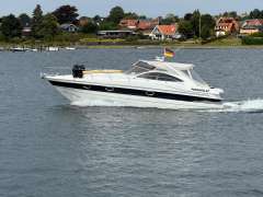 Pershing 37