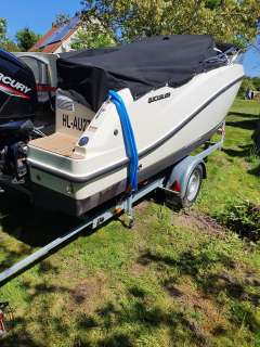 Quicksilver Activ 555 Cabin