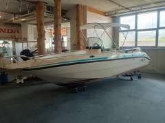 600 SOL Deck Boat
