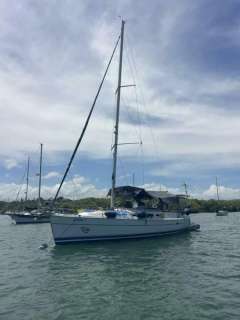 Hunter Marine 44