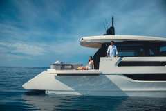 Invictus ST550 Yacht a motore