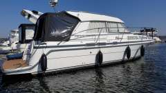 Saga 320 Sun Top