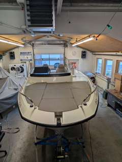 Quicksilver Activ 605 Sundeck