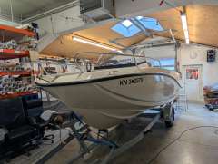 Quicksilver Activ 605 Sundeck