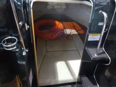 Sea Ray 210 SunSport Black Beauty Edition