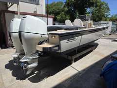 BOSTON WHALER OUTRAGE 25