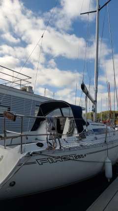 Beneteau First 285